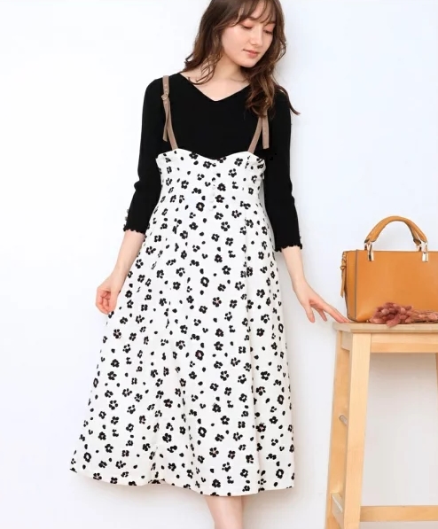 フラワーダルメサス付スカート