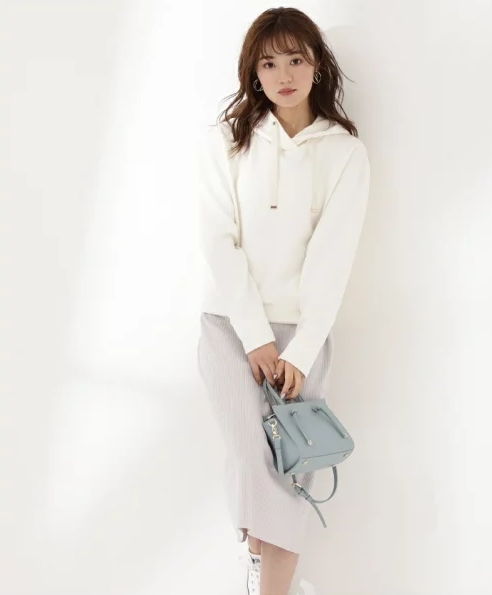 シルキーポンチパーカー