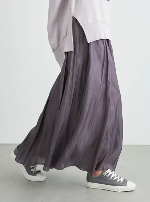 シャイニーサテンスカート