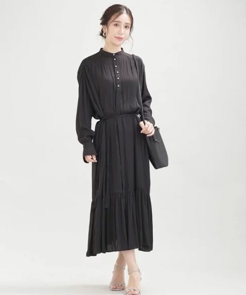 パールボタンサテンワンピース 長袖