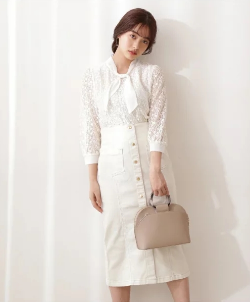 フロント釦デニムタイトスカート