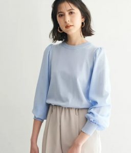 パワーショルダー袖オーガンジーニットプルオーバー