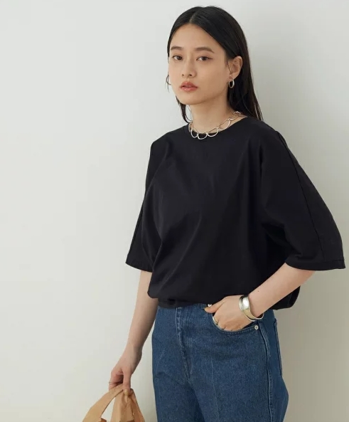 変形コクーンTシャツ