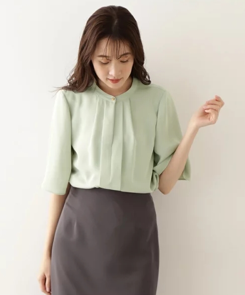 フロントタックフレアスリーブブラウス
