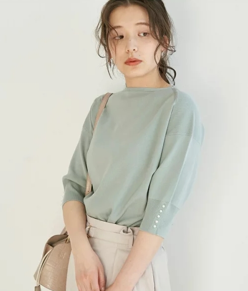 袖パール使いドロップスリーブトップス