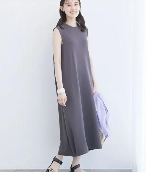 バックメタル釦肩タックAラインニットワンピース