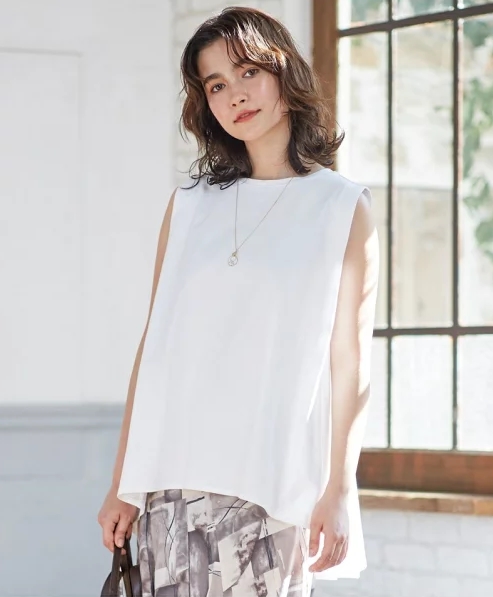 バックフレアーディテール カットソー
