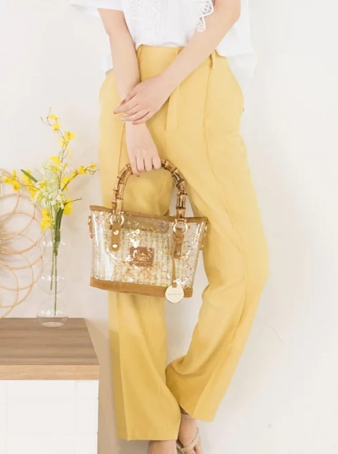 センタープレスフレアパンツ