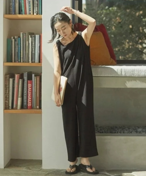 長屋なぎさコラボ カップ付きカットオールインワン