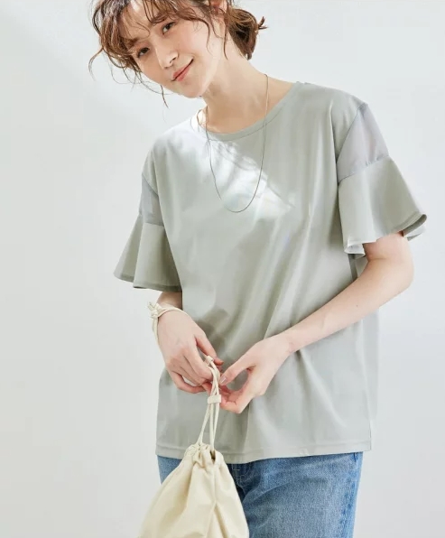 袖シアーカットトップス