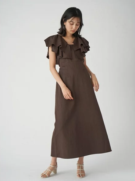 フリルカラーノースリーブワンピース