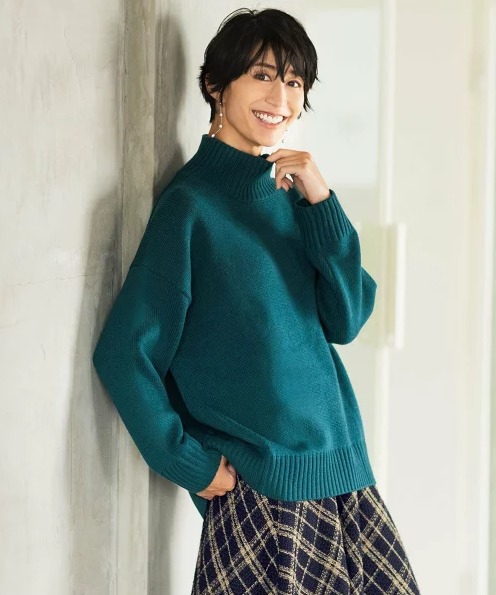 any FAM ラムウールバックテイルニット