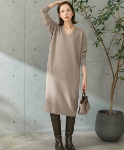 ROSSO カシミヤ混ラムウールVネックニットワンピース