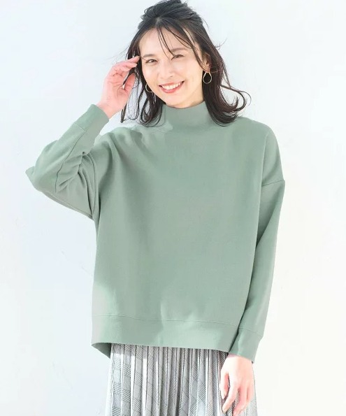 any FAM モックネックプルオーバー