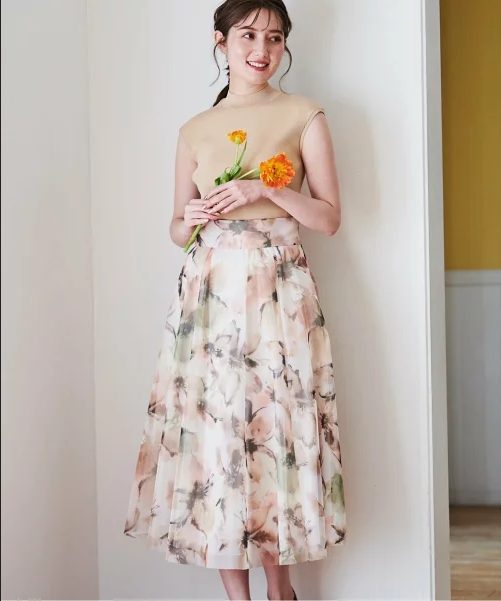 Noela メッシュぼかしフラワースカート