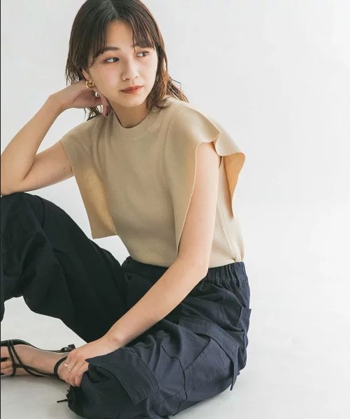 KBF フレアスリーブニット