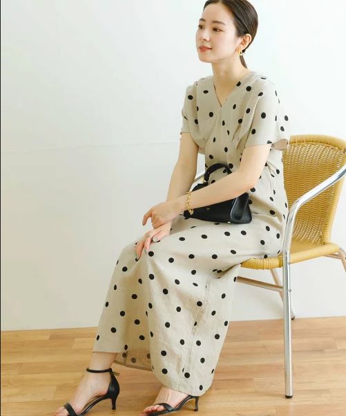 URBAN RESEARCH ウエストタックフレンチスリーブリネンワンピース