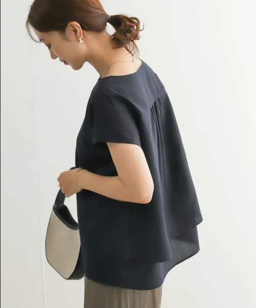 DOORS 『UR TECH Smart Linen Touch』レイヤードフレンチブラウス