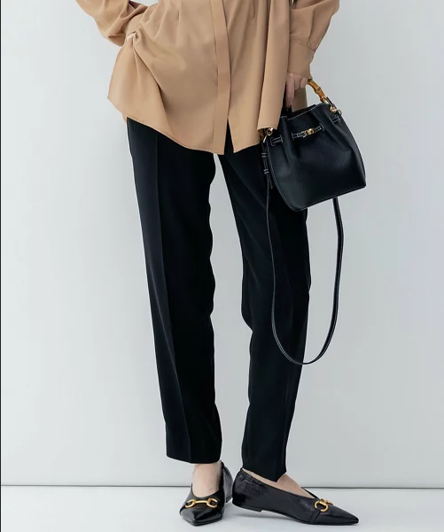 23区 ドライダブルサテン ドロスト パンツ