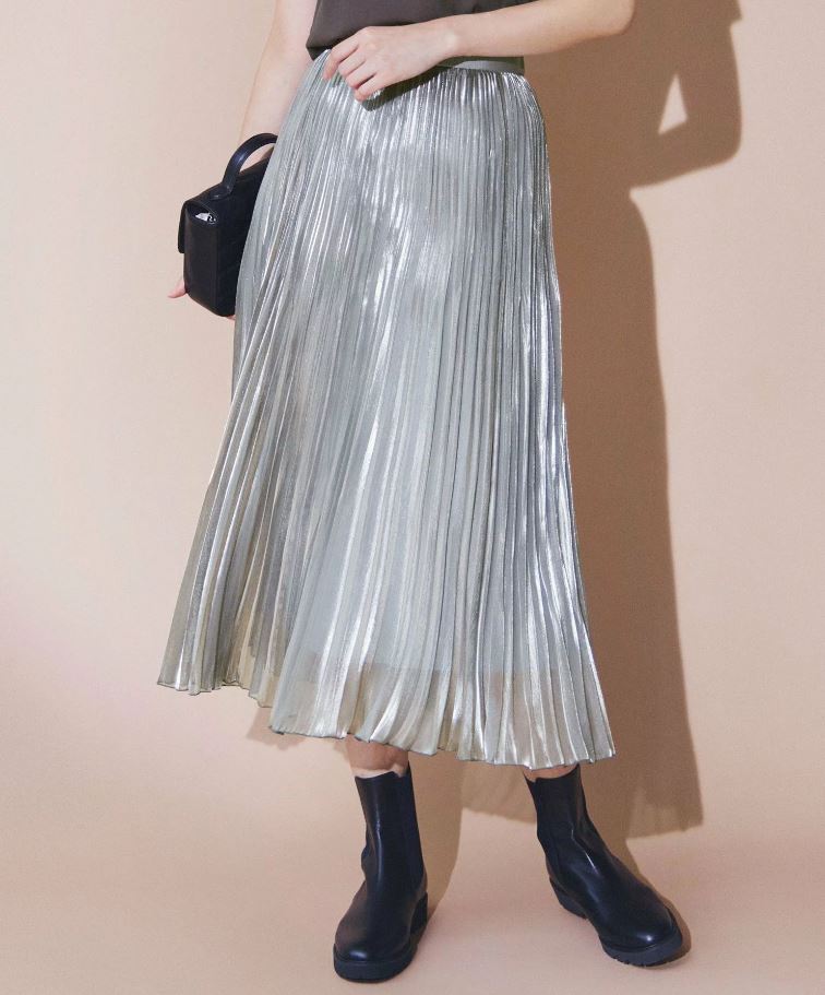 23区 シャイニー プリーツスカート